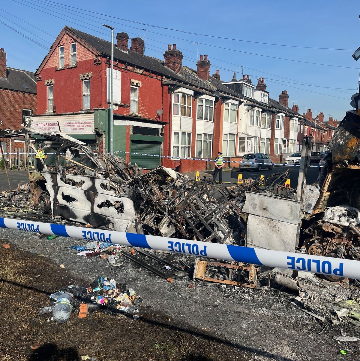 In Leeds kam es zu Ausschreitungen. - Foto: Katie Dickinson/PA Wire/dpa