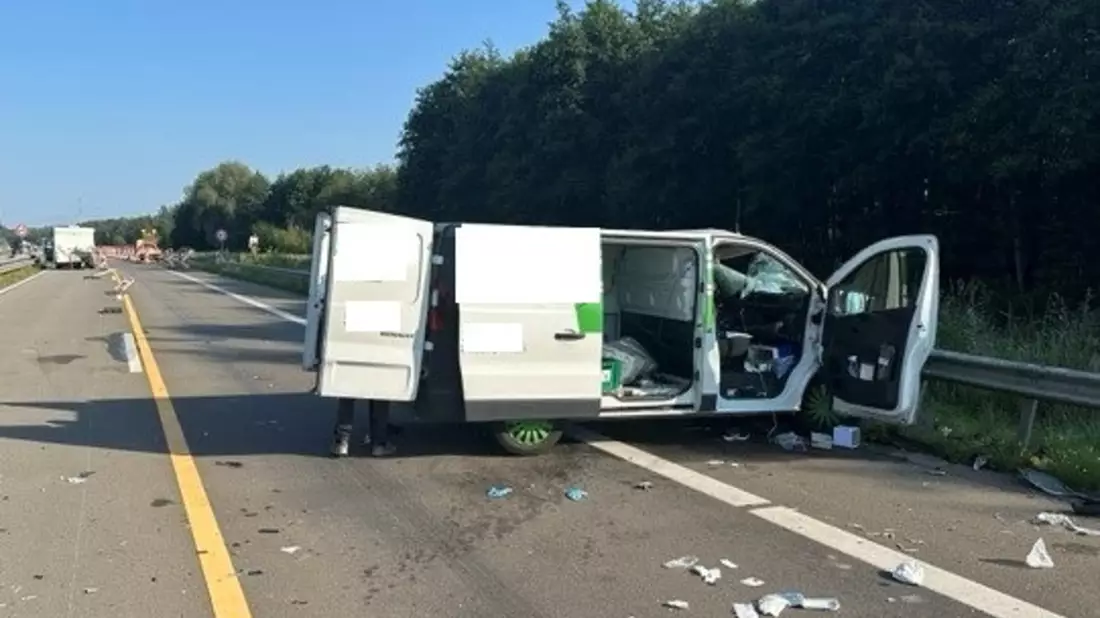POL-WL: Schwerer Verkehrsunfall auf der A 39 mit Vollsperrung der Autobahn - Bild: presseportal.de