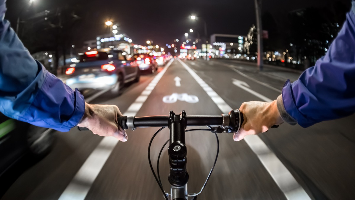 LPI-NDH: Lästige Lebensretter - der Fahrradhelm - Foto: presseportal.de