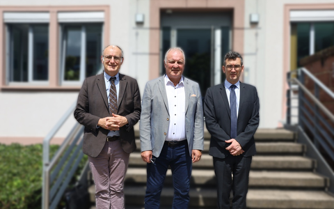 POL-OG: Offenburg - Operatives Meeting zwischen der französischen Polizei und dem Polizeipräsidium Offenburg. Beide französischen Generäle verabschieden sich mit beeindruckender Bilanz der Zusammenarbeit. - Foto: presseportal.de