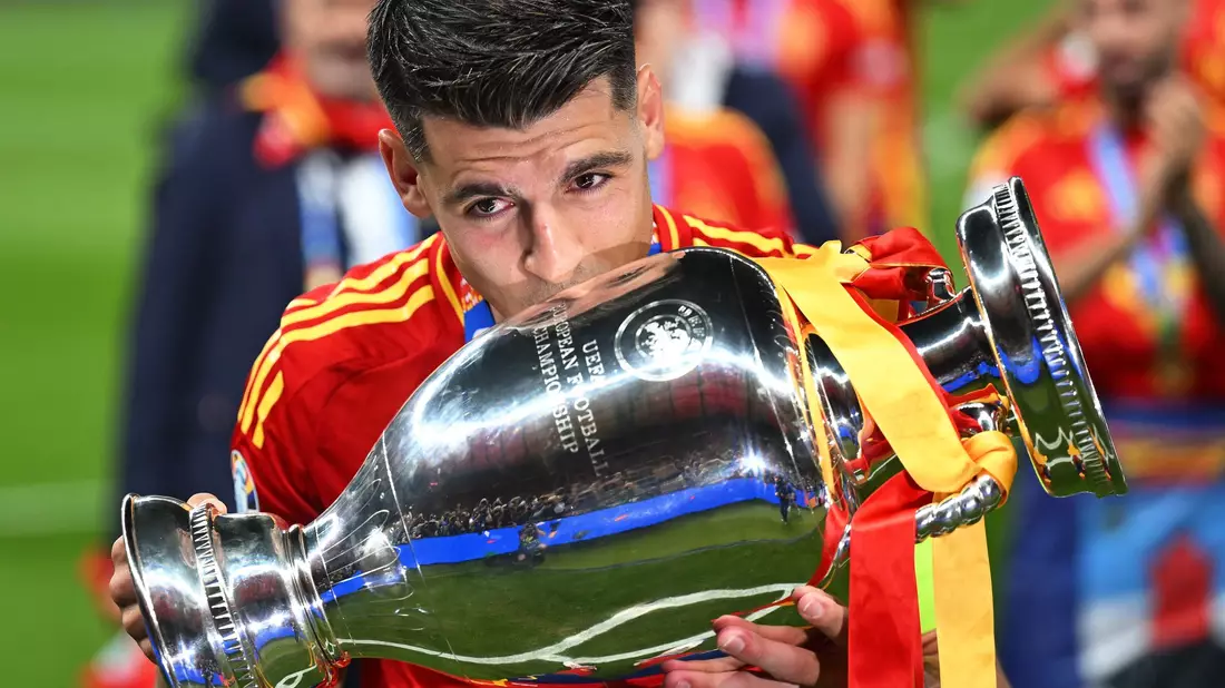 Alvaro Morata soll Milan zu Titeln und Pokalen schießen. - Bild: Robert Michael/dpa