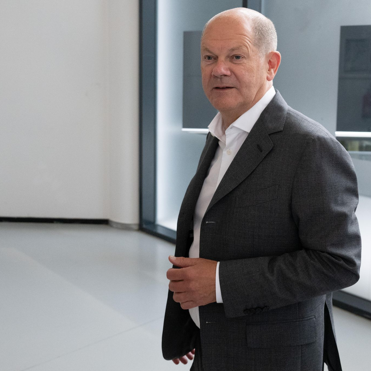 Dresden: Beim Wahlkampfauftakt der Sachsen-SPD verspricht Bundeskanzler Scholz eine sichere Rente.  - Foto: Sebastian Kahnert/dpa