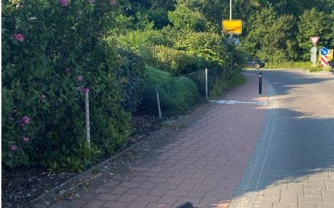 POL-PDLU: beschädigter Poller durch Unfallflucht - Foto: presseportal.de