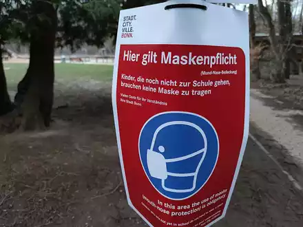 Hinweis auf Maskenpflicht (Archiv) - Foto: über dts Nachrichtenagentur