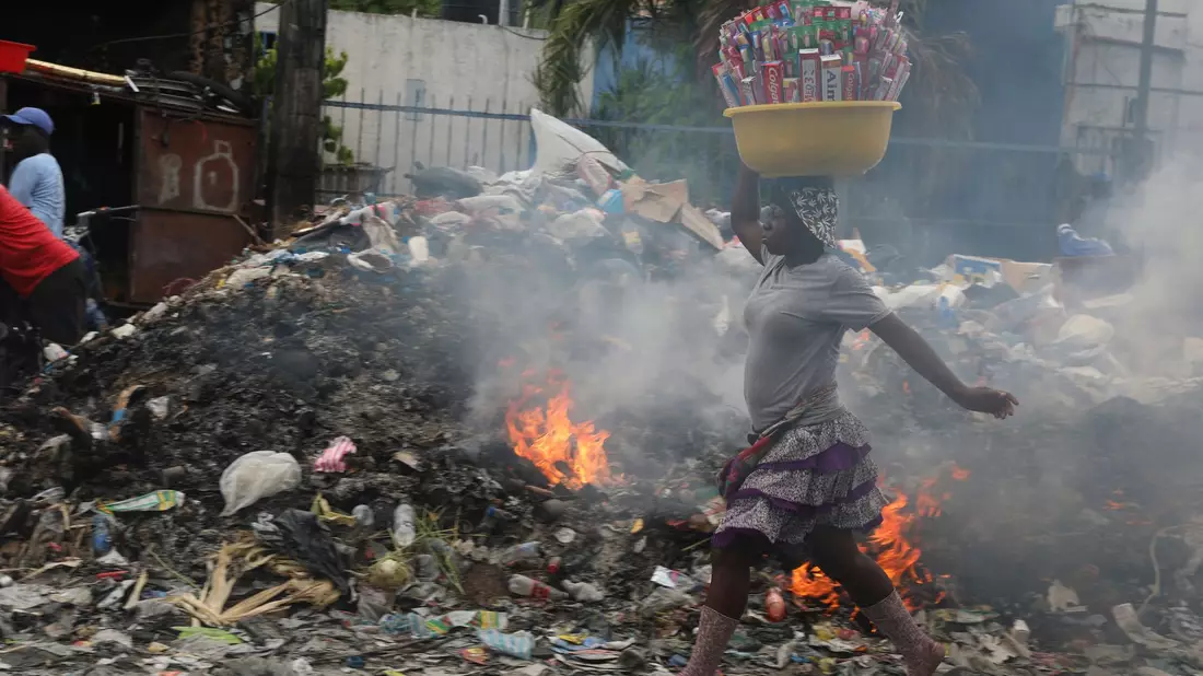 Haiti steckt in einer tiefen Sicherheits- und humanitären Krise. (Archiv) - Bild: Odelyn Joseph/AP/dpa