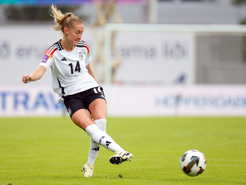 Janina Minge wurde nach der Verletzung von Lena Oberdorf in den Kader für das olympische Fußballturnier berufen. (Archivbild) - Foto: Brynjar Gunnarsson/dpa