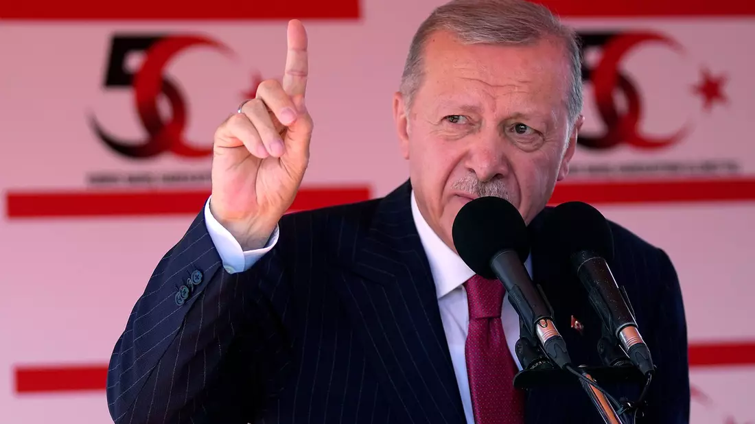 Keine vereinte Insel - Erdogan will Zwei-Staaten-Lösung auf Zypern - Bild: Petros Karadjias/AP/dpa