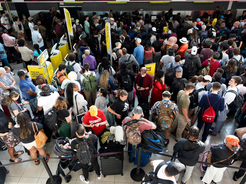 Nach Angaben von Microsoft waren am Freitag rund 8,5 Millionen Windows-Geräte von der IT-Panne betroffen. (Archivbild) - Foto: Stephanie Scarbrough/AP/dpa