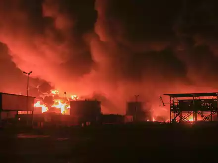 Der Iran wirft seinem Erzfeind Israel «gefährliches Abenteurertum» vor. - Foto: Uncredited/AP/dpa