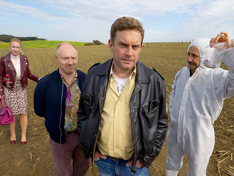 Ein abgetrenntes Ohr beschert Franz und Rudi einen verzwickten Mordfall - Foto: Bernd Schuller/BR/Constantin Film Verleih GmbH/ARD Degeto/dpa