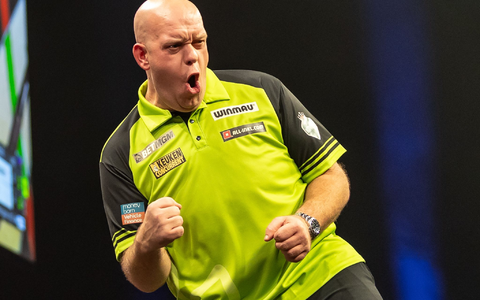 Van Gerwen ist im Finale leichter Außenseiter. - Foto: Andreas Gora/dpa