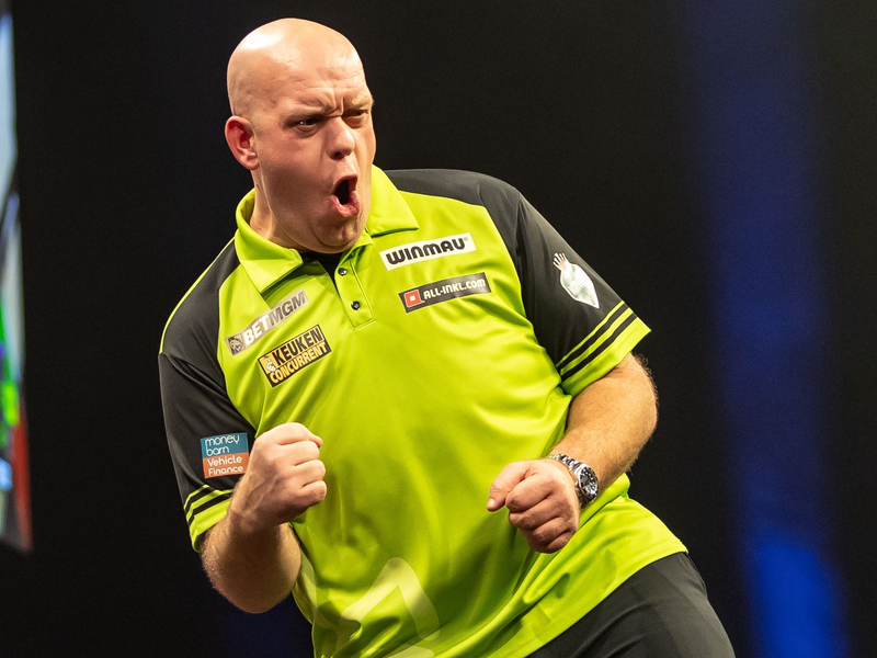 Van Gerwen ist im Finale leichter Außenseiter. - Foto: Andreas Gora/dpa