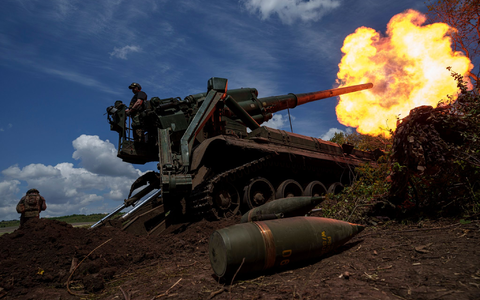 Die ukrainischen Streitkräfte kämpfen in der Region Donbass gegen den Vormarsch der russischen Truppen. (Archivbild) - Foto: Evgeniy Maloletka/AP