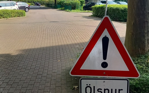 FW-EN: Intensive Ölspur in Westende und Brandmeldealarm durch Wasserdampf - Foto: presseportal.de