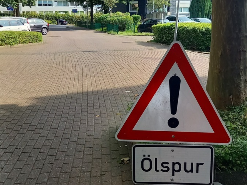 FW-EN: Intensive Ölspur in Westende und Brandmeldealarm durch Wasserdampf - Foto: presseportal.de