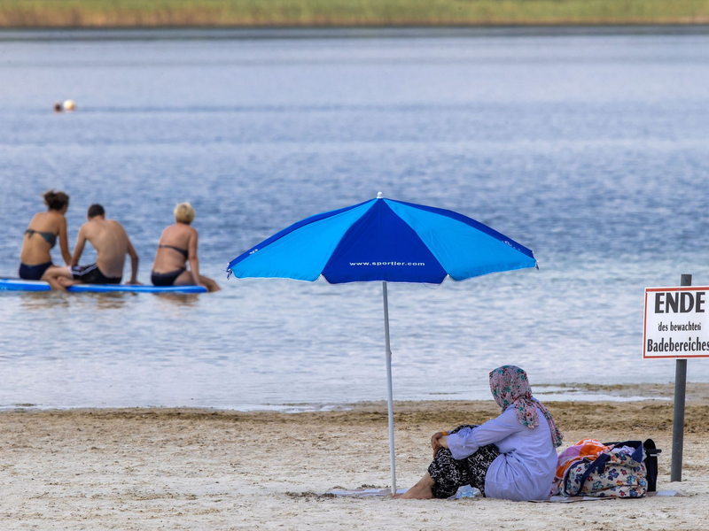 Beim Baden im Neustädter See ist ein 62-Jähriger aus Schwerin ums Leben gekommen.   - Foto: Jens Büttner/dpa-Zentralbild/dpa