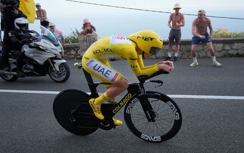 Tour-Sieger Pogacar im Zeitfahren. - Foto: Jerome Delay/AP