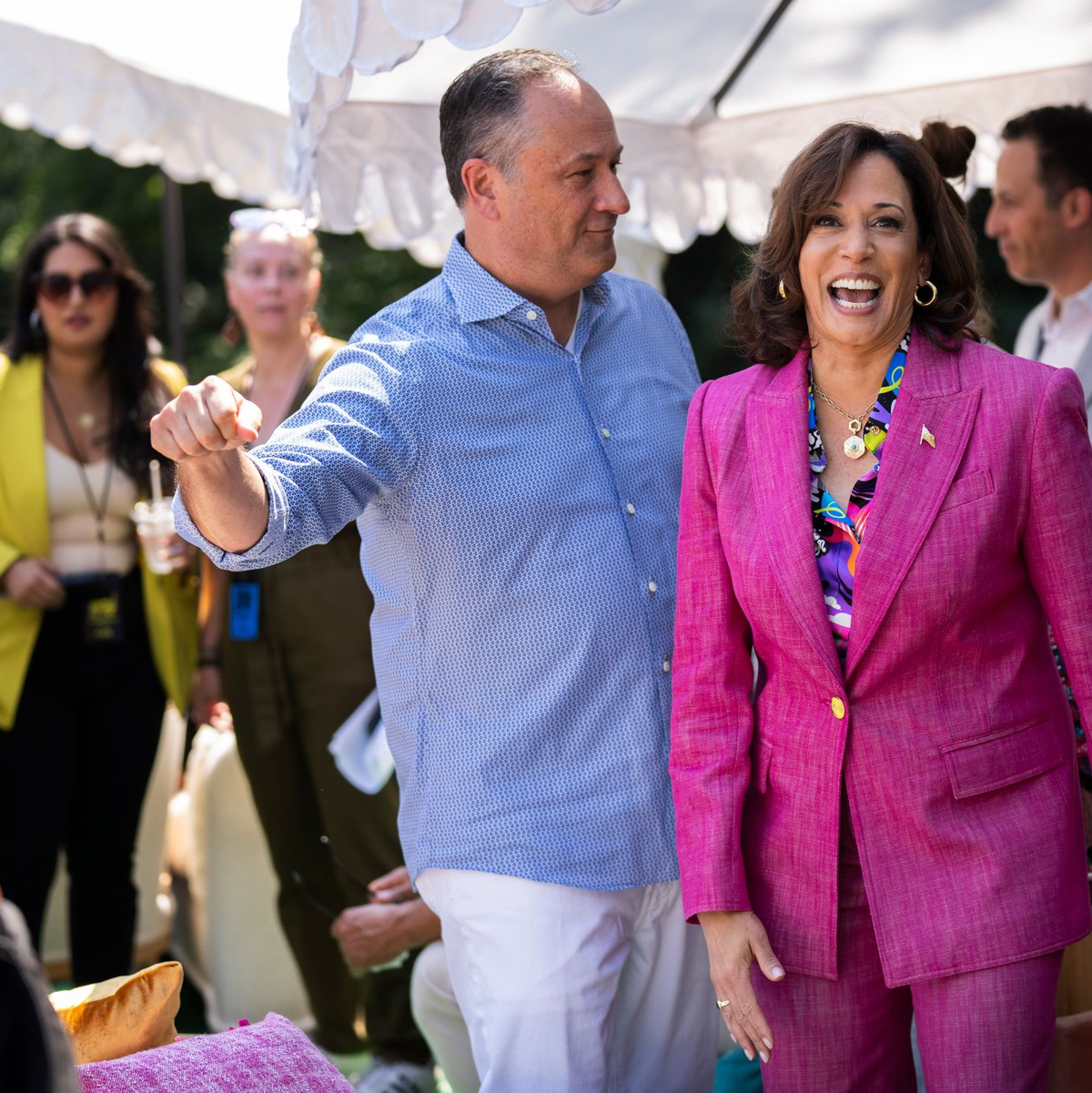 Harris lernte ihren Partner Doug Emhoff bei einem Blind Date kennen. (Archivbild) - Foto: Manuel Balce Ceneta/AP/dpa
