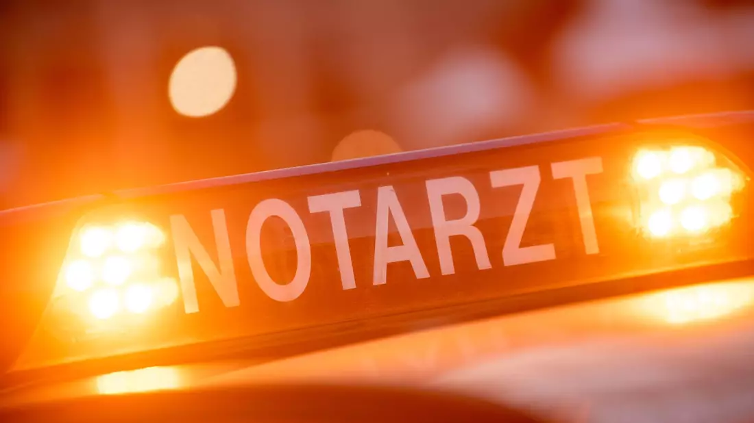 Am Hagener Hauptbahnhof hat sich eine 25-Jährige bei einem Unfall am Bahnsteig schwer verletzt. (Symbolbild) - Bild: Lino Mirgeler/dpa