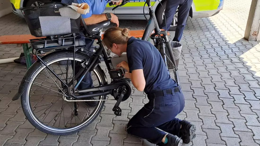 POL-DA: Lampertheim: Polizei codiert 92 Fahrräder - Bild: presseportal.de