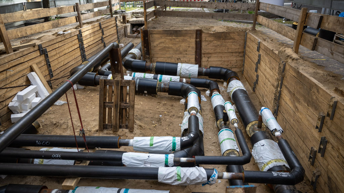 Bisher ist es für Kunden schwer zu entschlüsseln, wie Fernwärmepreise zustandekommen. - Foto: Monika Skolimowska/dpa