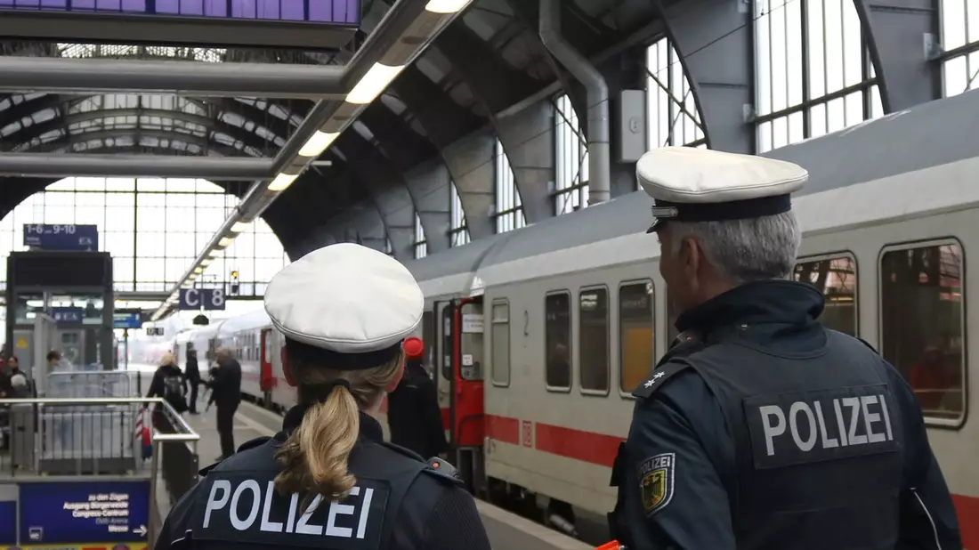 BPOL-HB: Bundespolizei Bremen gewährleistet mit Schwerpunktmaßnahmen fortgesetzt die Sicherheit der Reisenden am Hauptbahnhof Bremen - Bild: presseportal.de