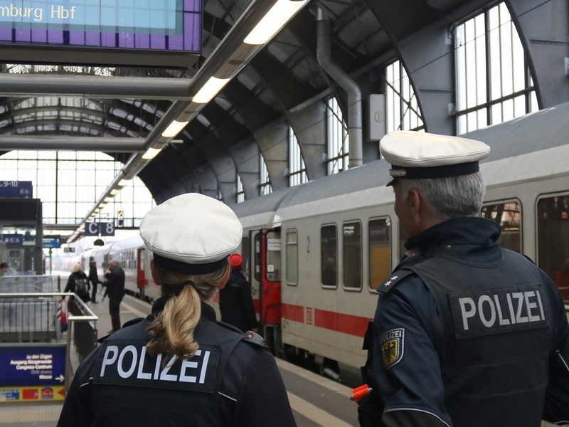 BPOL-HB: 20-jähriger bedroht Schaffnerin am Bremer Hauptbahnhof - Foto: presseportal.de