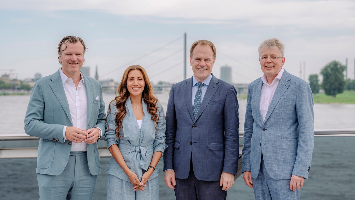Traditionelle Bordparty zum Kirmes-Feuerwerk / Klüh feiert mit rund 650 Gästen auf der MS RheinGalaxie - Foto: presseportal.de