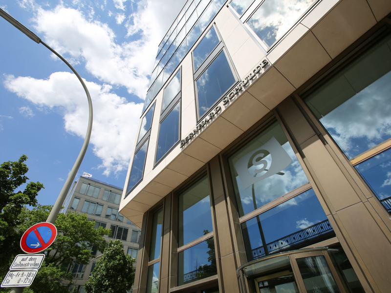 Ein philippinischer Seemann sei bei einem Brand auf einem Containerschiff vor Indien gestorben, teilte  Bernhard Schulte Shipmanagement mit. - Foto: Bodo Marks/dpa
