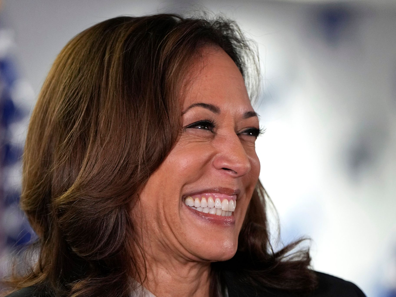 Die 59 Jahre alte Demokratin hat nach Schätzungen von US-Medien bereits die Unterstützung von genügend Delegierten der Demokraten, um als Kandidatin ihrer Partei nominiert zu werden.  - Foto: Erin Schaff/POOL The New York Times/AP/dpa