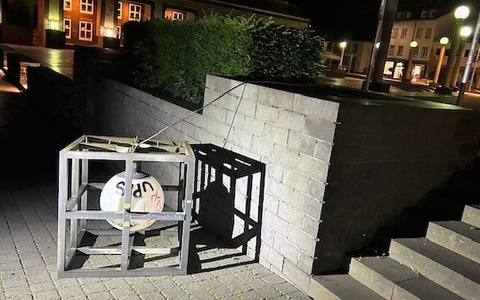 POL-PDTR: In Trierer Innenstadt: Zwei gleichzeitige Brände und beschädigte Lampen mit hohem Schaden - Foto: presseportal.de