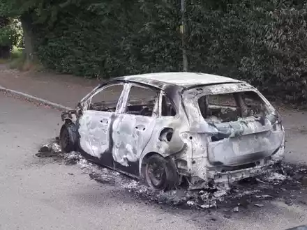 FW Böblingen: Unbemerkter PKW-Brand im Zimmerschlag - Foto: presseportal.de