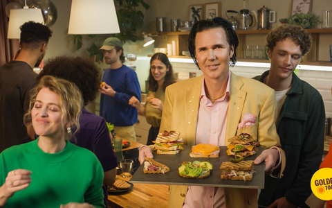 Be your own star! Mit dem ultimativen Song-Generator von GOLDEN TOAST den ganz persönlichen Sandwich-Sommerhit kreieren - Foto: presseportal.de