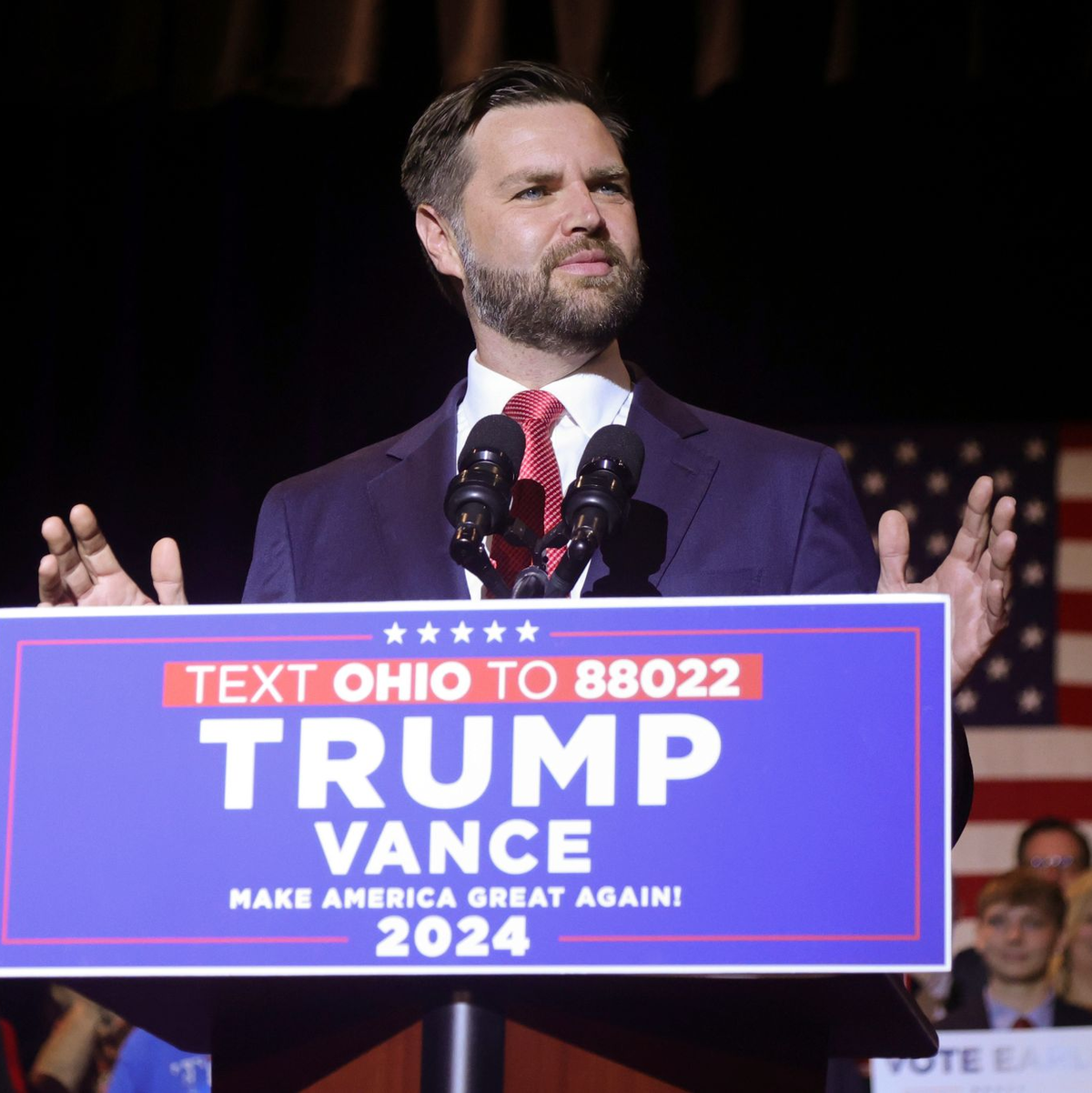J.D. Vance tritt an Trumps Seite im Rennen uns Weiße Haus an. Vor Jahren wurde er als Schriftsteller berühmt. - Foto: Paul Vernon/FR66830 AP/AP/dpa