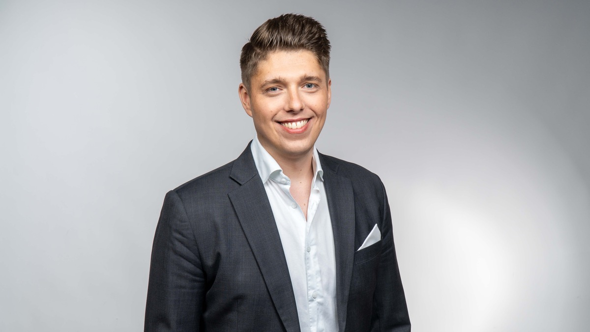 Psychologie im Online-Marketing: Dennis Berse stellt die Kundengewinnung auf eine solide Grundlage - Foto: presseportal.de