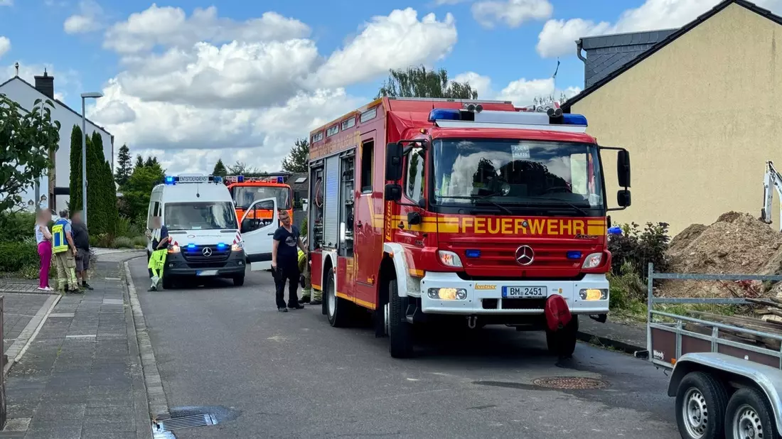 FW Pulheim: Gekappte Frischwasserleitung überflutet Keller - Bild: presseportal.de