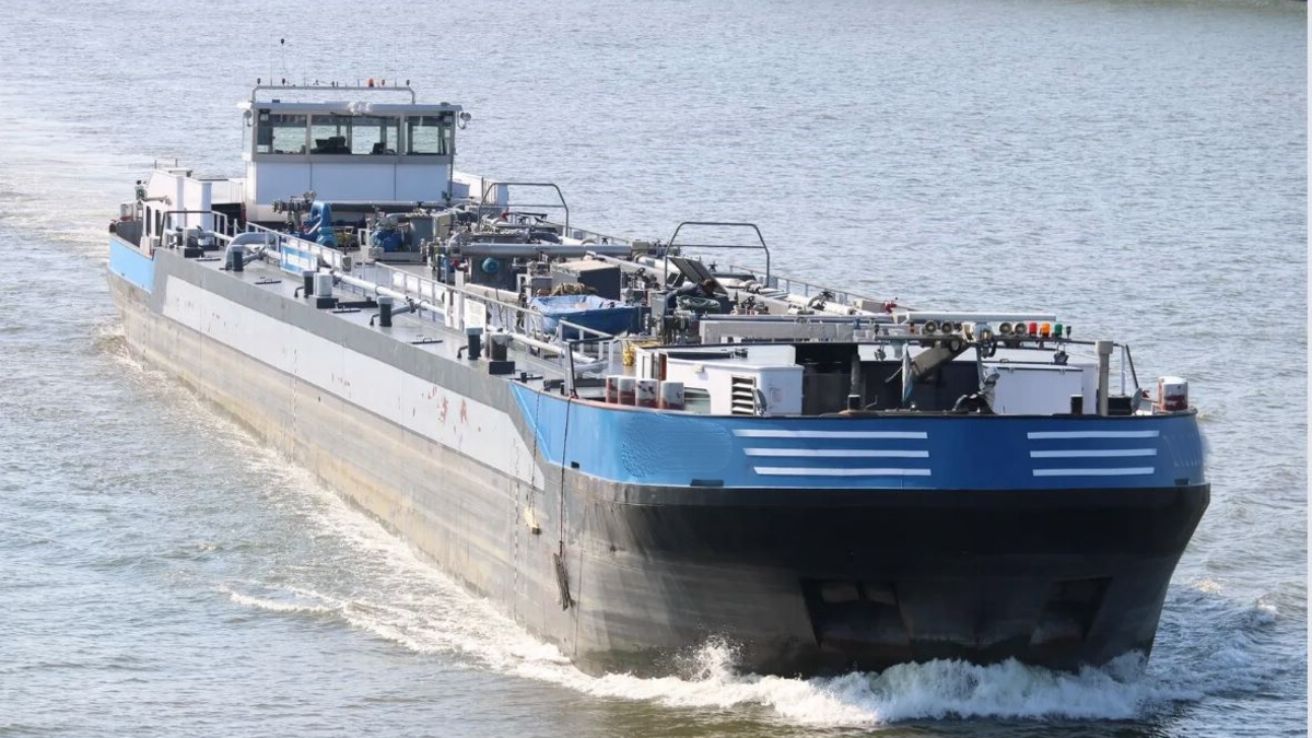 WSPI-OLD: Erneuter Zusammenstoß eines Binnenschiffes mit der Eisenbahnbrücke Elsfleth - Foto: presseportal.de