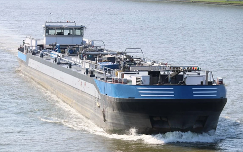 WSPI-OLD: Erneuter Zusammenstoß eines Binnenschiffes mit der Eisenbahnbrücke Elsfleth - Foto: presseportal.de