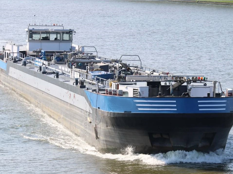 WSPI-OLD: Erneuter Zusammenstoß eines Binnenschiffes mit der Eisenbahnbrücke Elsfleth - Foto: presseportal.de