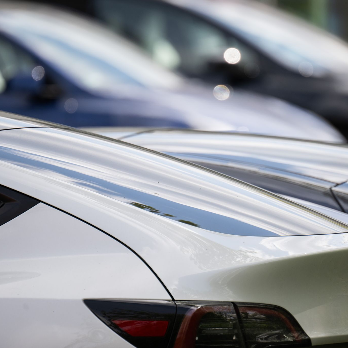 Tesla hatte im September starke Zahlen. (Archivbild) - Foto: Sebastian Gollnow/dpa