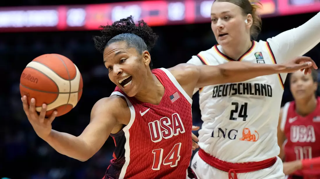 Alyssa Thomas und die US-Frauen sind Topfavorit auf Gold. - Bild: Alastair Grant/AP