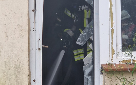 FFW Schiffdorf: Brandstiftung in Einfamilienhaus - geringer Brandschaden dank schnellem Einsatz - Foto: presseportal.de