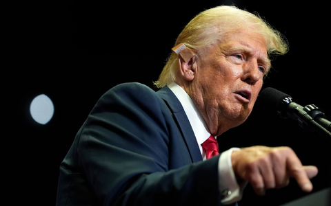 Trump will nicht, dass die Demokratin Harris auf Bidens Spendengelder zugreifen kann. (Archivbild) - Foto: Evan Vucci/AP/dpa