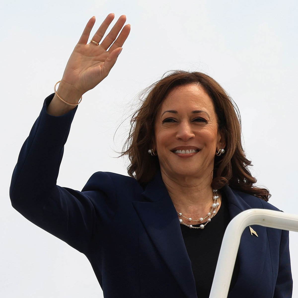 US-Vize Kamala Harris wurde von Biden als Ersatzkandidatin vorgeschlagen. - Foto: Kevin Mohatt/Reuters Pool/AP
