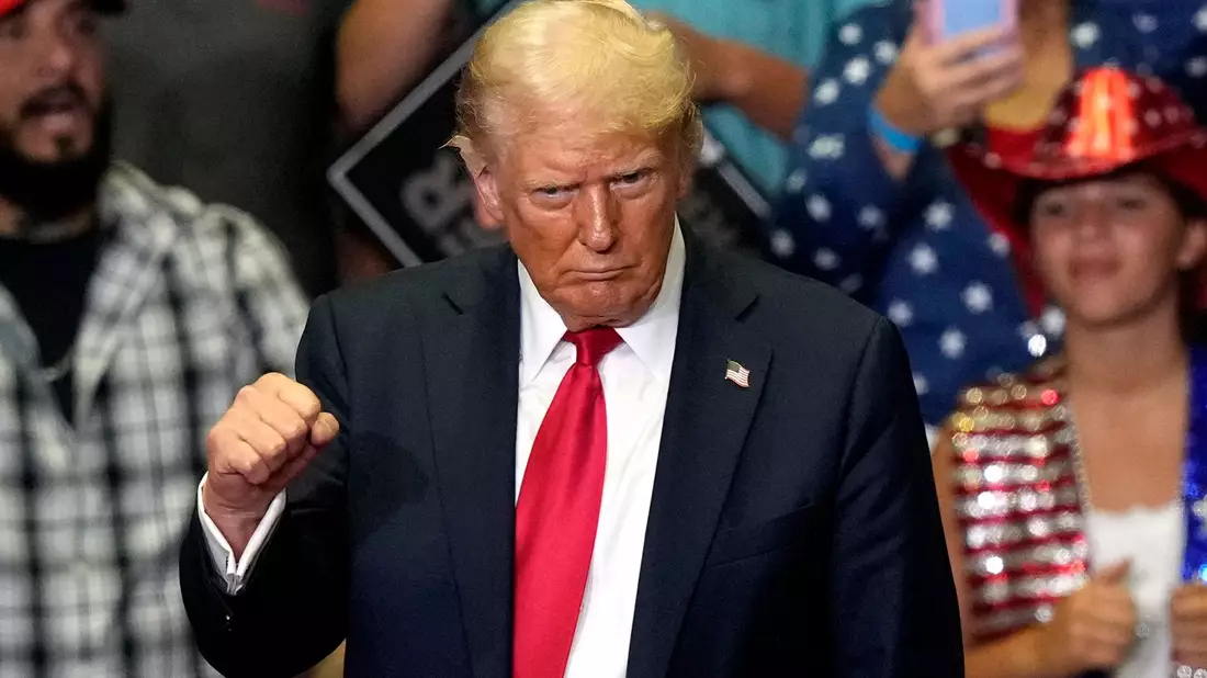 Trump hat schon einen neuen Spitznamen für Kamala Harris. (Archivbild) - Bild: Carlos Osorio/AP/dpa