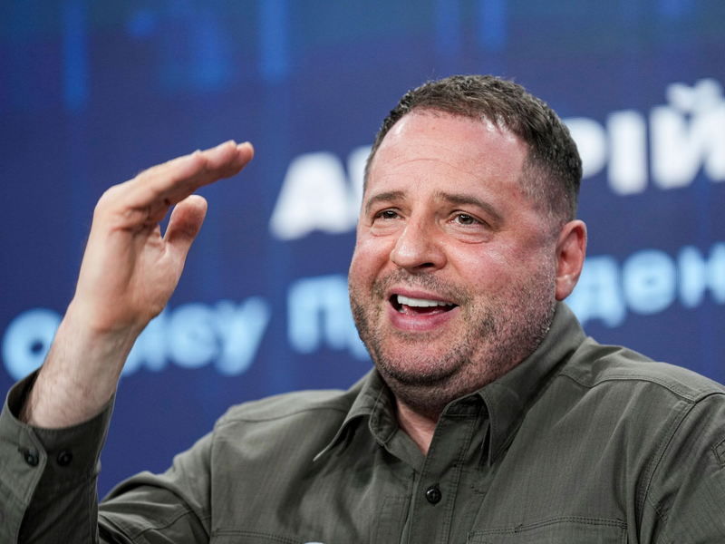 Nach Ermittlungen von Korruptionsfahndern ist Andrij Jermak, Leiter des Präsidialamtes der Ukraine, zurückgetreten. (Archivbild) - Foto: Evgeniy Maloletka/AP/dpa