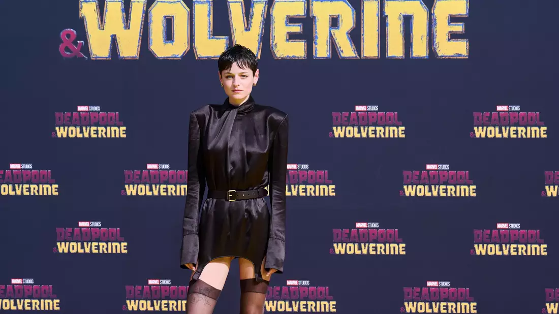 Emma Corrin spielt die Bösewichtin im neuen Marvel-Film. - Bild: Annette Riedl/dpa