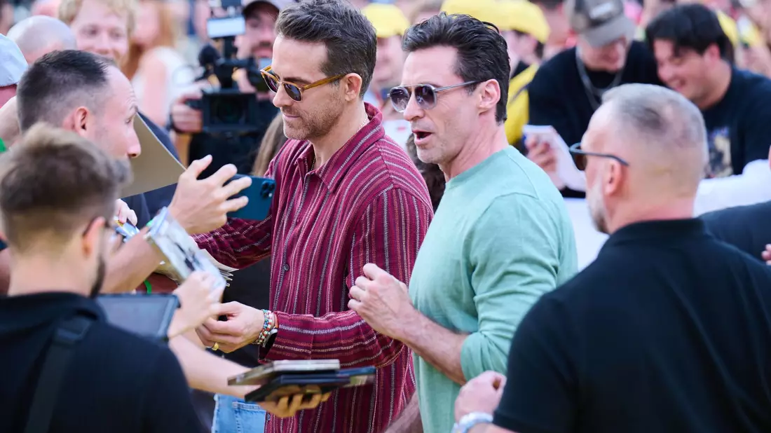Die Comic-Figuren Deadpool und Wolverine und ihre Darsteller haben viele Fans. - Bild: Annette Riedl/dpa