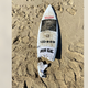 So sah das Surfbrett nach der Haiattacke aus. - Foto: Supplied By Nsw Police/NSW POLICE/AAP/dpa