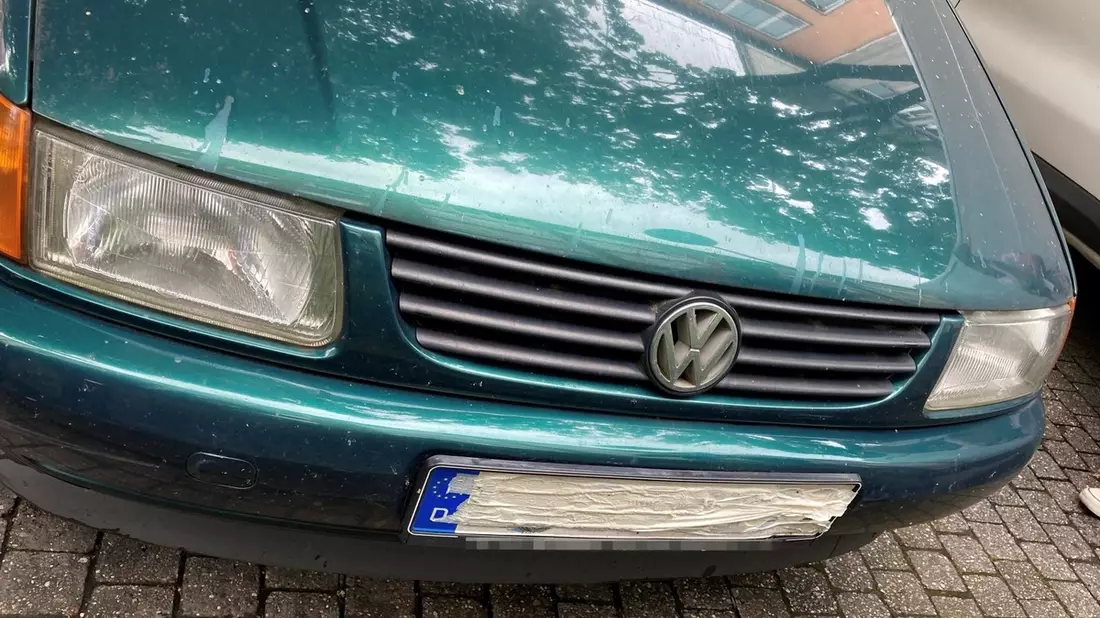 POL-HA: Frau wollte nicht geblitzt werden - Kennzeichen an VW Polo überklebt - Bild: presseportal.de